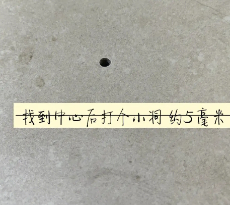 巴中瓷砖空鼓维修公司专业解答在瓷砖铺贴过程中，如果砂料搅拌不均匀，将会带来以下问题